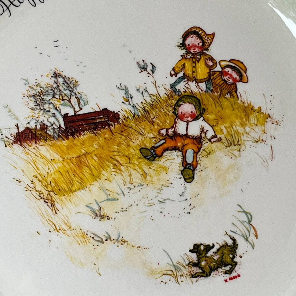 Holly Hobbie Collectible Plate Happy times are remembered 10" 1970s - Picture 3 of 12